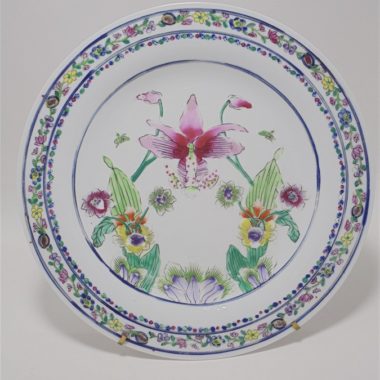 assiettes chinoises en porcelaine emaillee