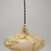 suspension ancien globe en verre effet marbre beige caramel