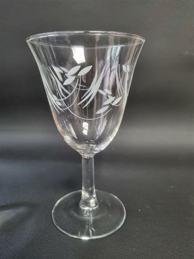 serie de 6 anciens verres a pied