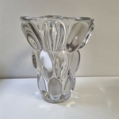 vase en cristal de sevres modele etrusque